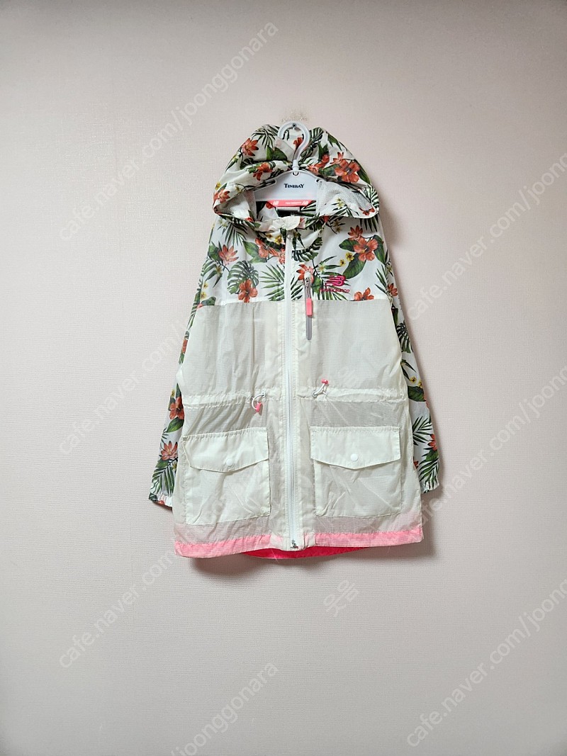 130사이즈 뉴발란스 꽃무늬 홑겹 바람막이 자켓