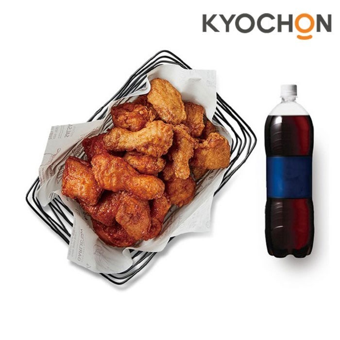 교촌치킨 반반콤보 + 콜라 1.25L 기프티콘 팝니다.