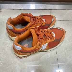 New balance 2002r Rust OXide 240사이즈