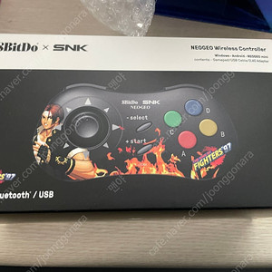 8Bitdo SNK NEOGEO 무선패드(쿠사나기 쿄에디션)