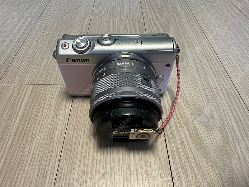 캐논 정품 EOS M100 15-45mm 번들셋 핑크 콰니에디션 판매합니다.