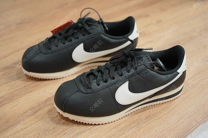 Nike Cortez Black and Sail 255 나이키 코르테즈 블랙 앤 세일 255 팝니다