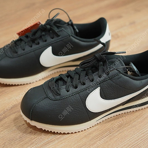 Nike Cortez Black and Sail 255 나이키 코르테즈 블랙 앤 세일 255 팝니다