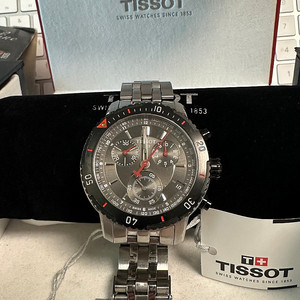 티쏘 Tissot prs200 검빨 메탈시계 팝니다.