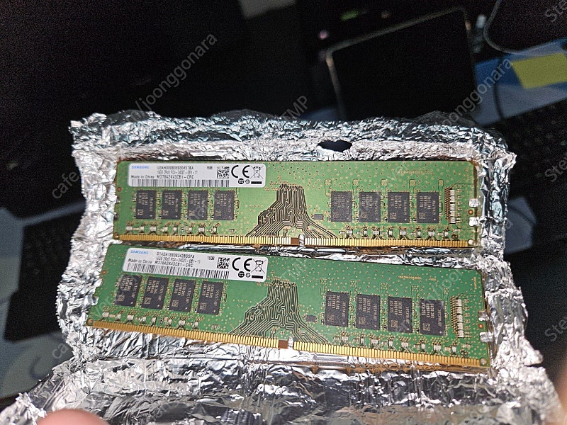 삼성전자 DDR4 정품 16GB 램 2장 팝니다 PC4-2400