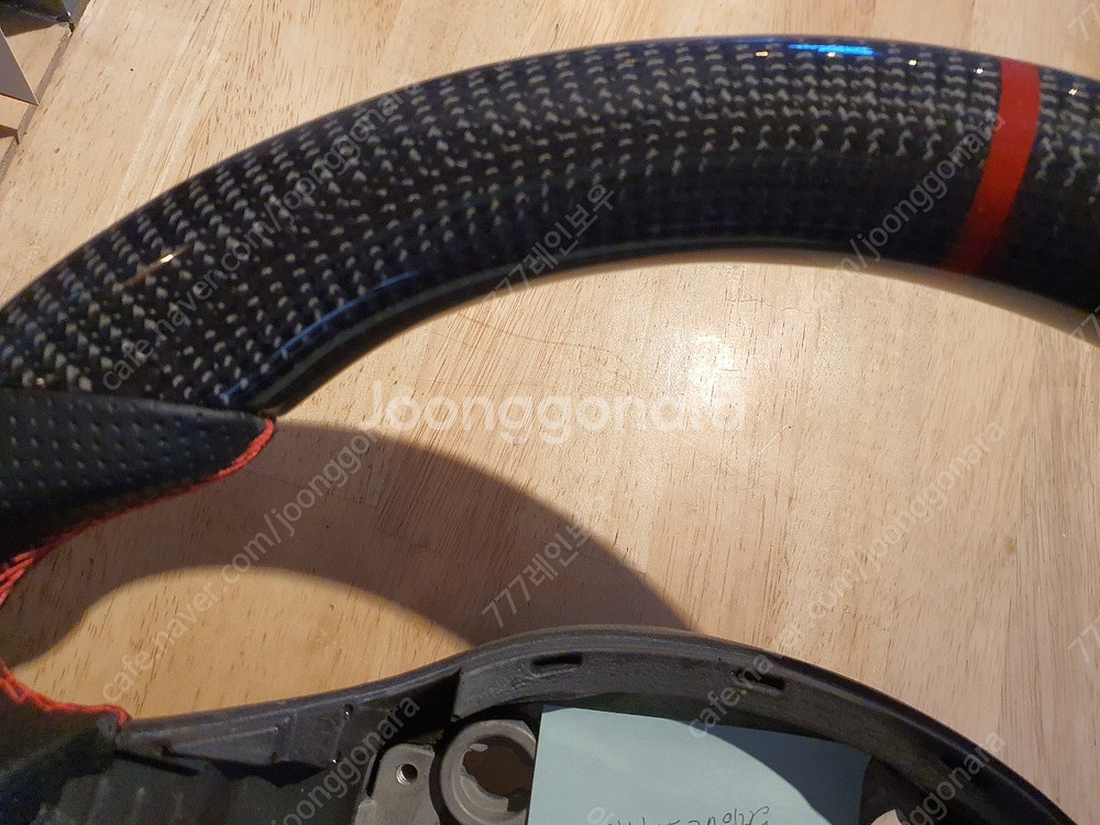 테슬라 모델3 모델Y 리얼 카본 D컷 핸들 새상품 팝니...--3