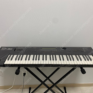 롤랜드 ROLAND XP-30 신디사이저 판매 (하드케이스, 전원, 페달, 스탠드 포함)