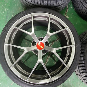 gfg 20인치 풀단조 휠 타이어 판매합니다 (스팅어 사용)