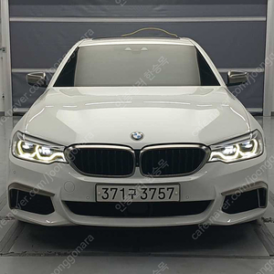 BMW5시리즈 (G30) M550d xDrive중고차 할부 리스 카드 저신용자 전액할부 가능합니다