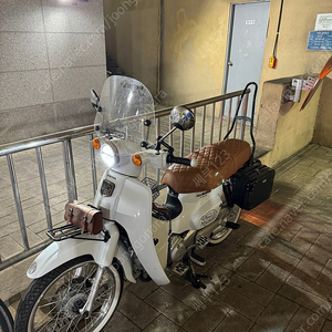 슈퍼커브23년식 3000키로대 풀튜닝(마차휠)네고O