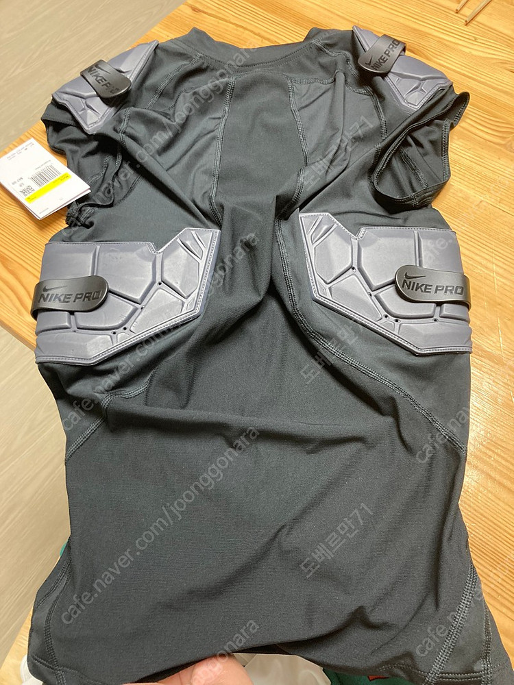 나이키 어깨 갈비뼈 보호대 이미지