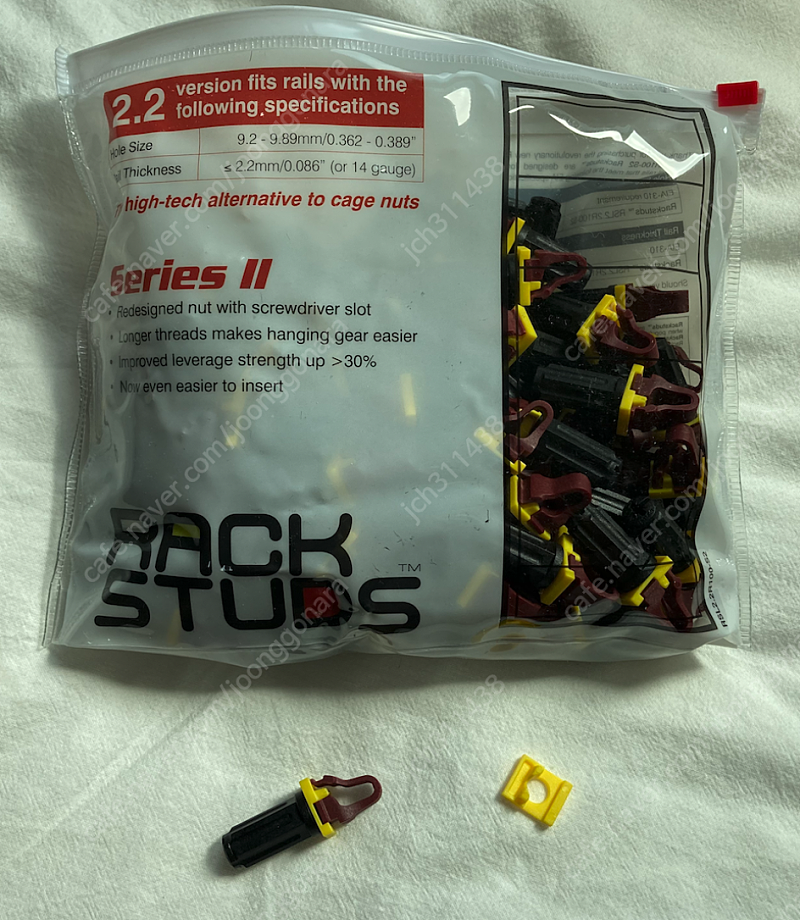 서버랙 허브랙 나사 Rackstuds R100 팝니다