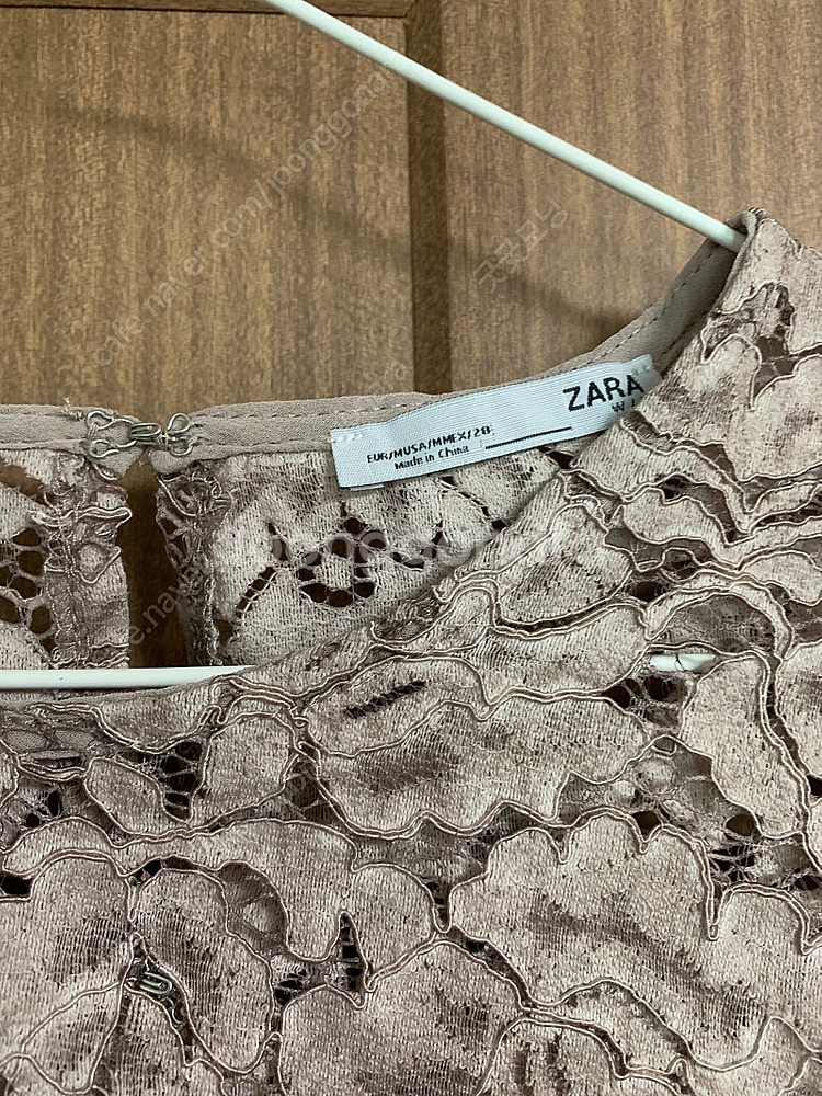 자라 블라우스 팝니다.--1