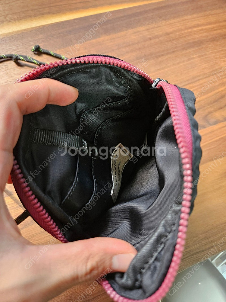 메종키츠네 파우치백 팝니다.--1