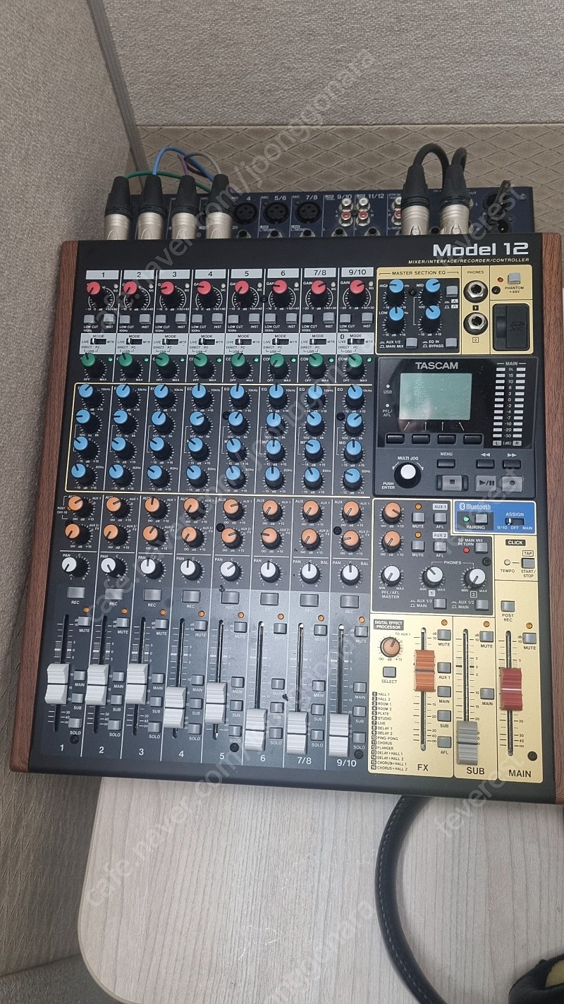 (가격내림)tascam model12 믹서 판매합니다