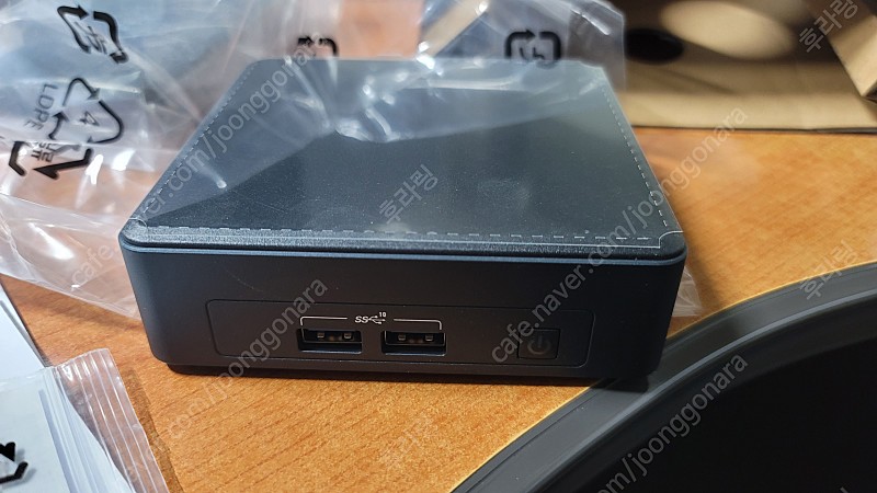 인텔 NUC 누크 베어본 PC NUC11TNHi7 (RAM16G, SSD 256G) 팝니다.