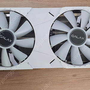 GALAX RTX 2080 화이트 팝니다.