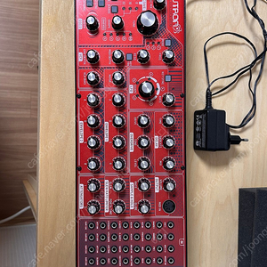 베링거 뉴트론 Behringer Neutron