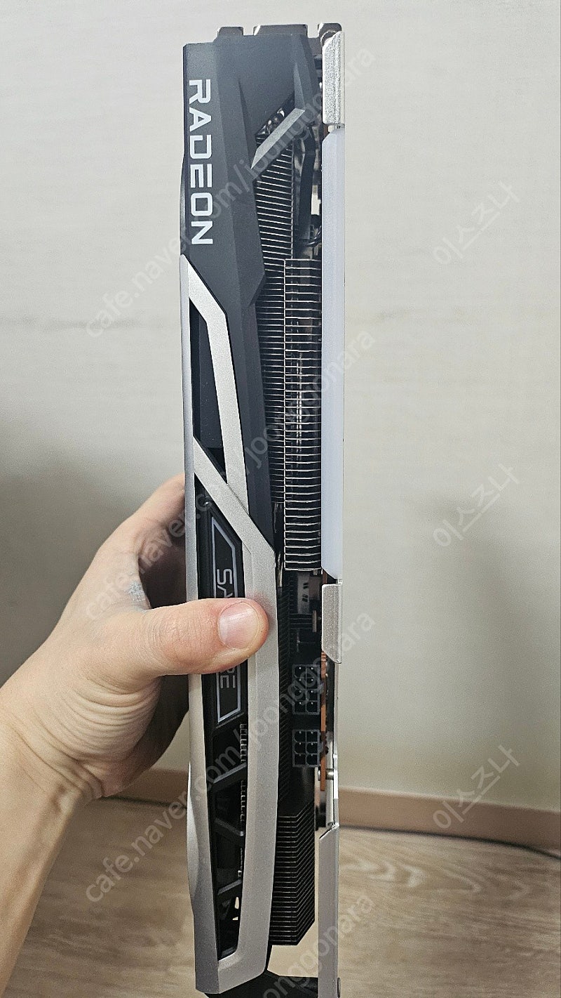 이엠텍 RX 6700XT 니트로 글카 팝니다