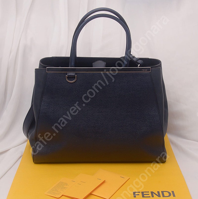 펜디 (FENDI) 투쥬르백 미디움 다크네이비 (토트.숄더)