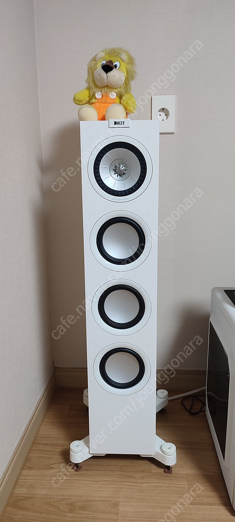 KEF Q550 톨보이스피커 화이트 판매합니다