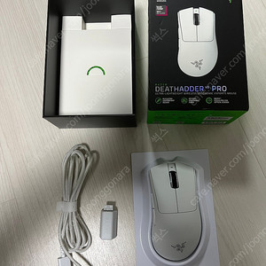 Razer Deathadder V3 Pro(화이트)와 Hyperpolling Wireless Dongle(8000K지원) 팝니다.