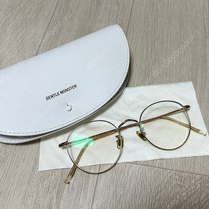 젠틀몬스터 9PROUD 안경 판매합니다:)
