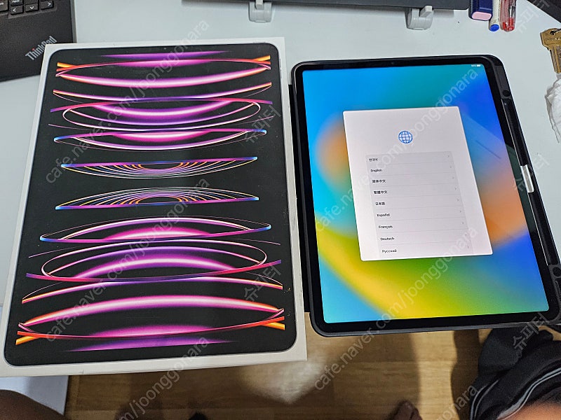 ipad pro(아이패드 프로) 6세대 12.9 wifi 256기가 실버 상태좋은것 저렴하게 판매합니다.