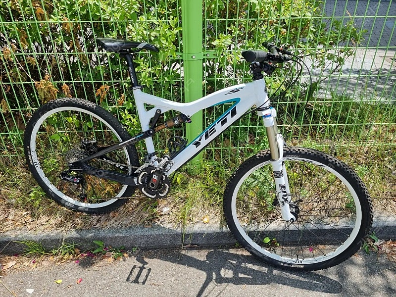 예티 ASR5 풀샥 MTB 엠티비 자전거 스램 XO구동계 휠셋 X9 허브 폭스샥