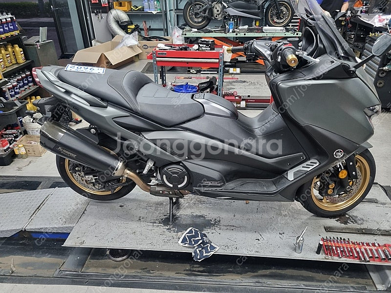 [경기남부] 20년식 TMAX560 9420KM 팝니다...--2
