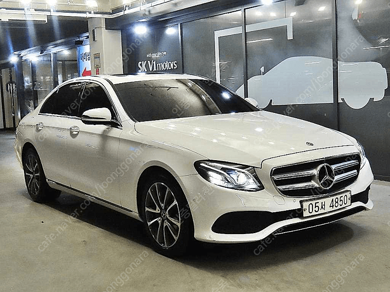 벤츠E-클래스 W213 E300 4MATIC 아방가르드중고차 할부 리스 카드 전액할부 가능