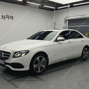 벤츠E-클래스 W213 E220d 아방가르드중고차 할부 리스 카드 전액할부 가능