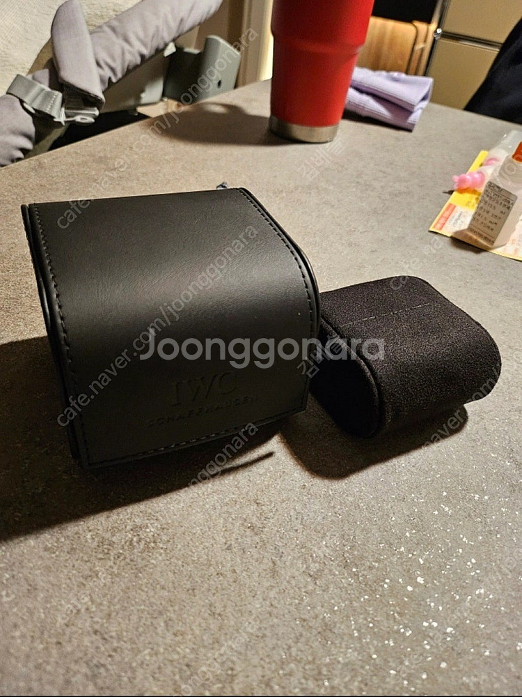 IWC 여행용 1구 가죽파우치 판매합니다.--2