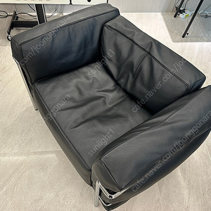 Cassina LC3 구스폼 네로Y등급