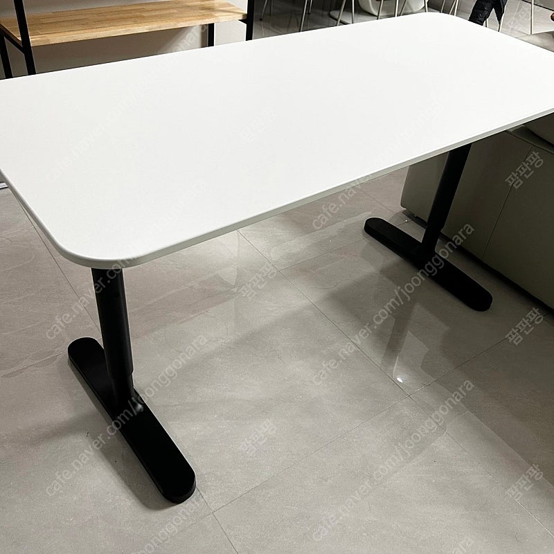 이케아 베칸트 책상 높이조절가능 140x60