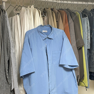 2주전 구매한 더니트컴퍼니 반팔 셔츠 (블루/XL)