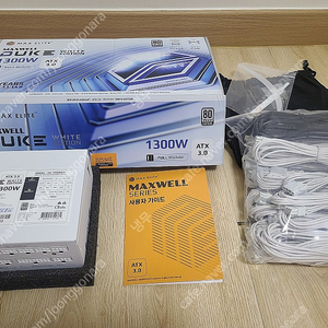 맥스엘리트 MAXWELL DUKE 1300W 80PLUS PLATINUM 풀모듈러 ATX 3.0 WHITE