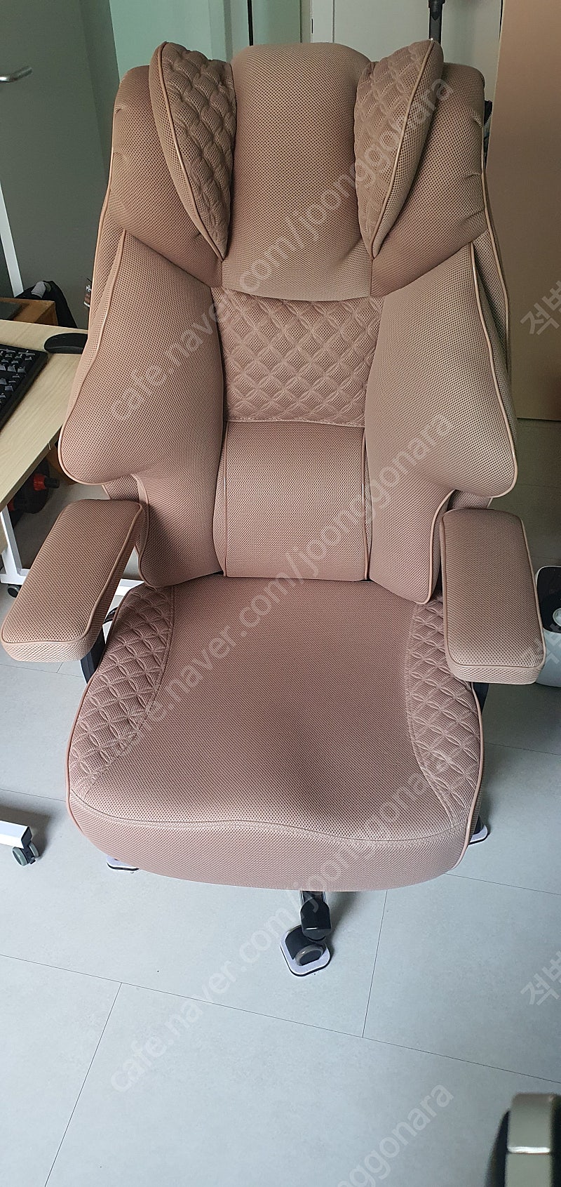 클라우드백 마이사이즈체어 의자 M900MQ 베이지색상 판매합니다.