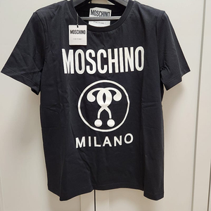 (새제품)모스키노 MOSCHINO 로고 프린트 반팔티-80.000