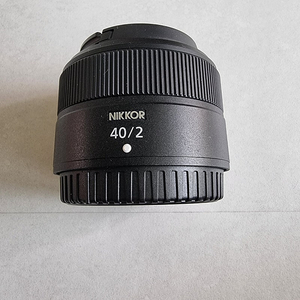 니콘 z40mm f2 렌즈 판매 또는 z dx24mm f1.7렌즈와 교환 원합니다.