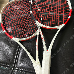 바볼랏 퓨어 스트라이커 300g 테니스라켓 판매합니다.