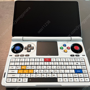 GPD win mini 7840U 32+512GB 팝니다