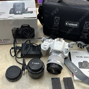 캐논(Canon) 200D 화이트 번들킷 풀박스 판매 합니다 (+캐논 카메라 가방, 단렌즈 EF 50mm f/1.8 STM 포함)