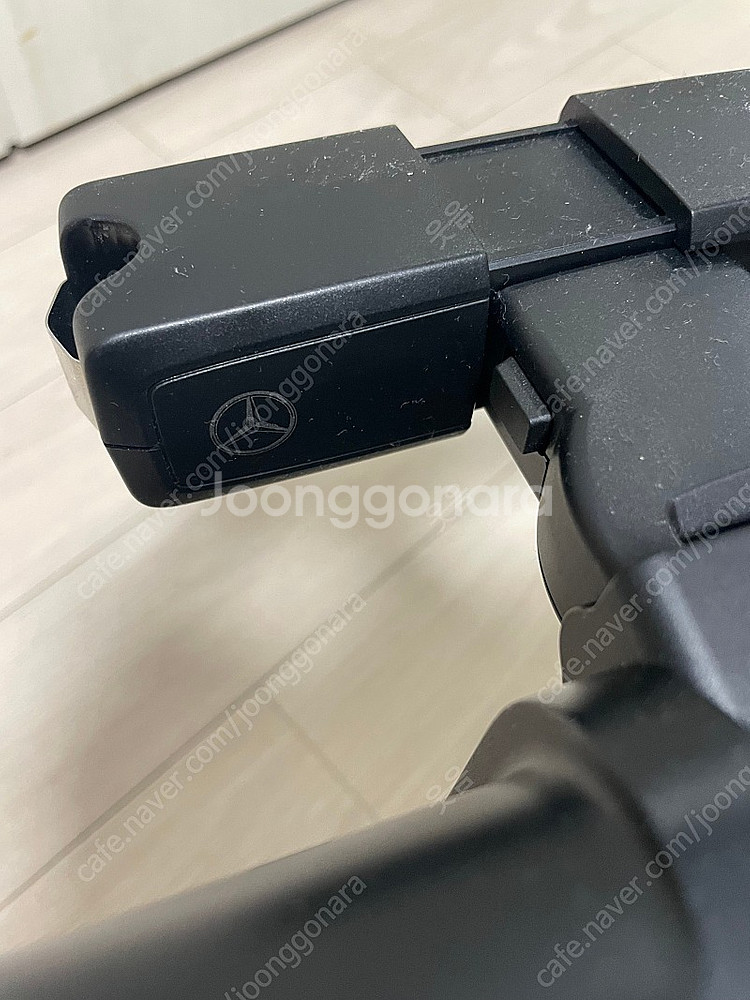 벤츠 뒷자석 거치 테이블--1
