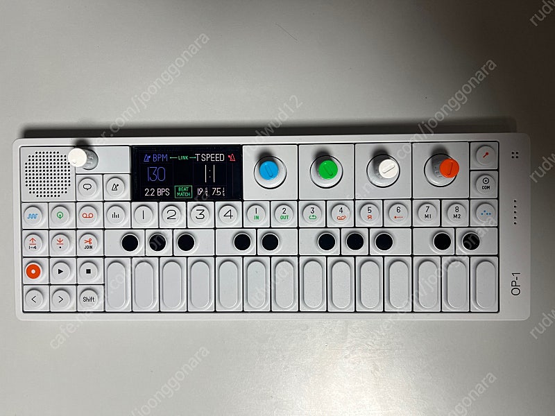 Teenage engineering Op-1