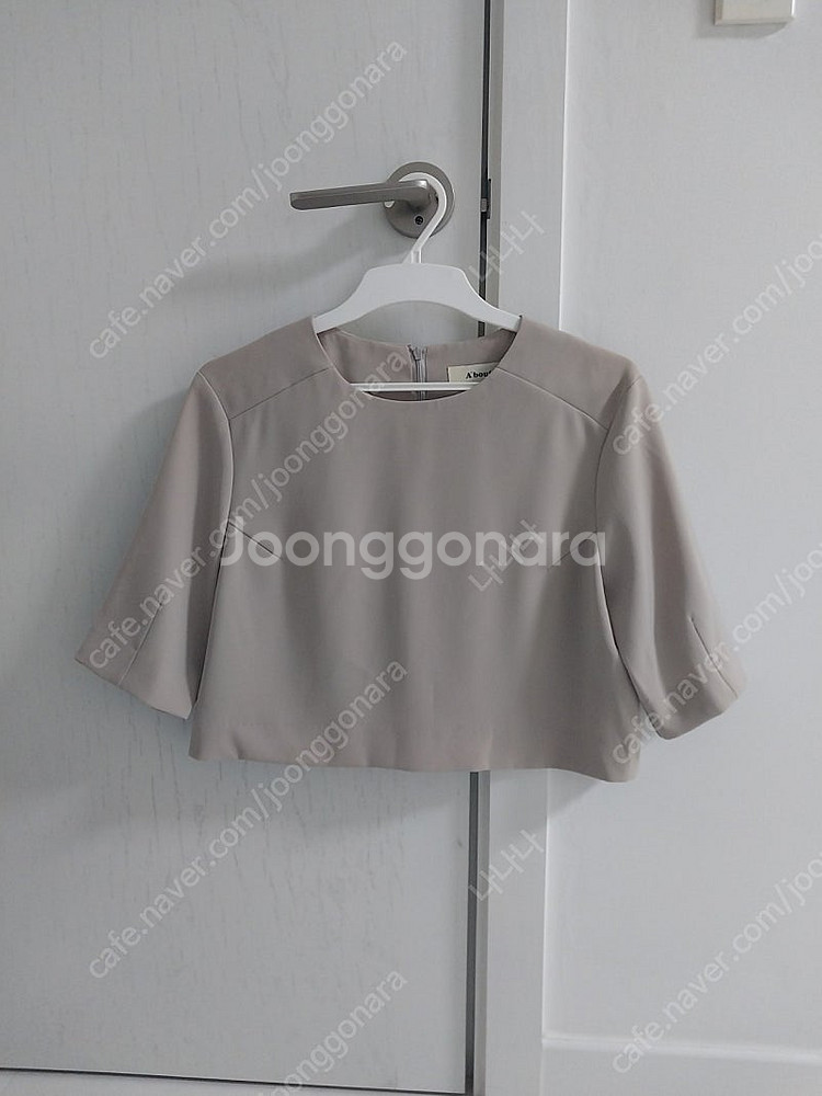 A'bout 크롭 상의--0