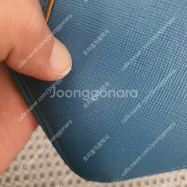 정품 프라다 사피아노 삼각로고 지퍼 여성 장지갑--2