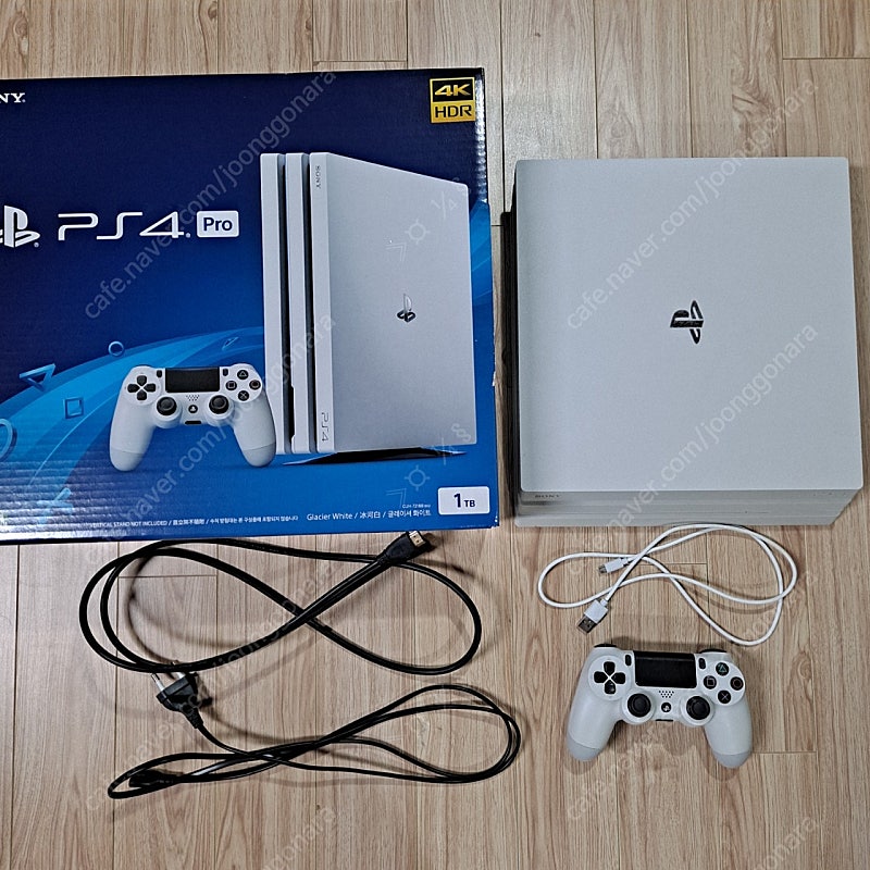 경산 ps4 pro 1tb 7218b 화이트 팝니다.