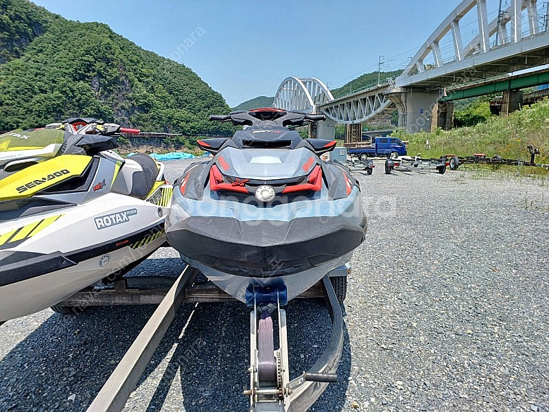 RXT300 19년등록 3인승 제트스키팝니다--1