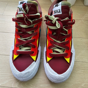 나이키 Sakai Kaws Blazer Low Team Red 260 판매합니다